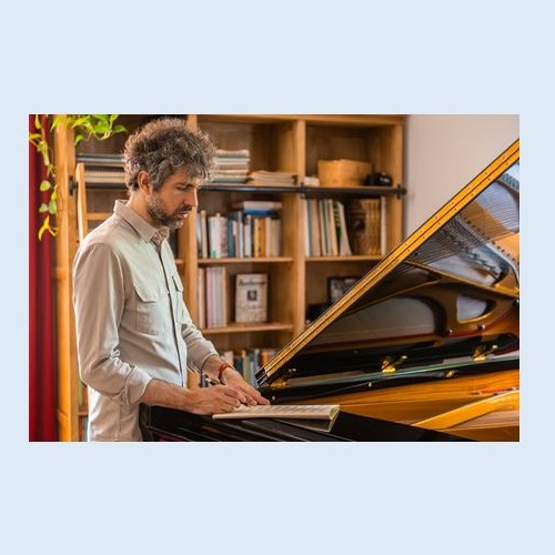 Particolare per iniziativa