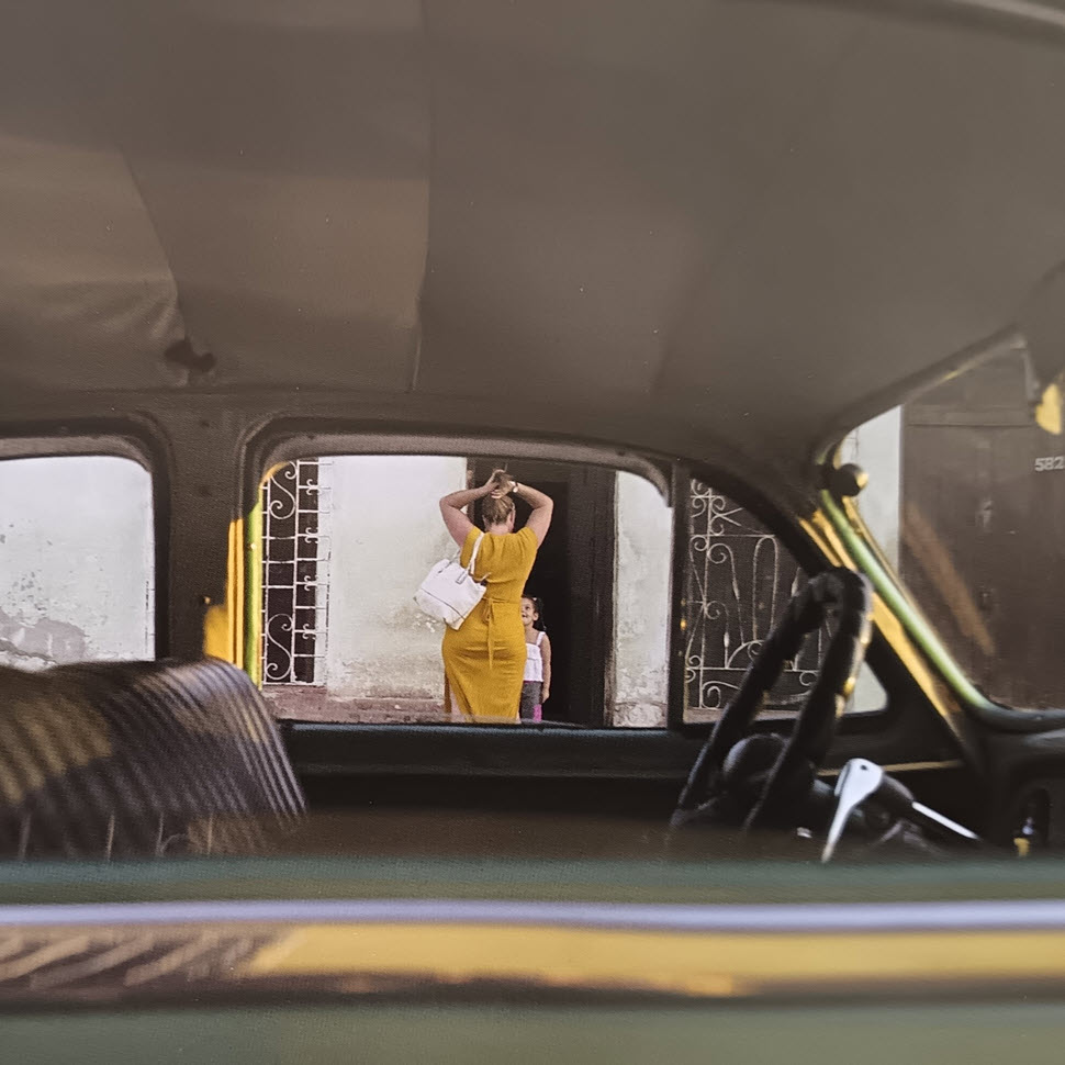 particolare di una foto di giorgio della casa esposta in mostra